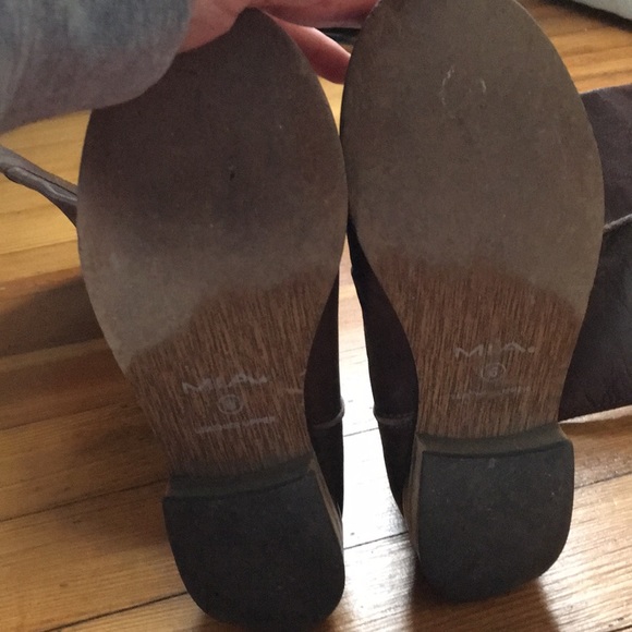 Tall brown boots - Picture 4 of 5